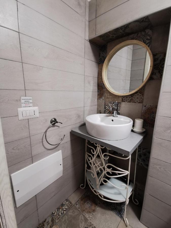 Whiteflower Apartments Бари Экстерьер фото