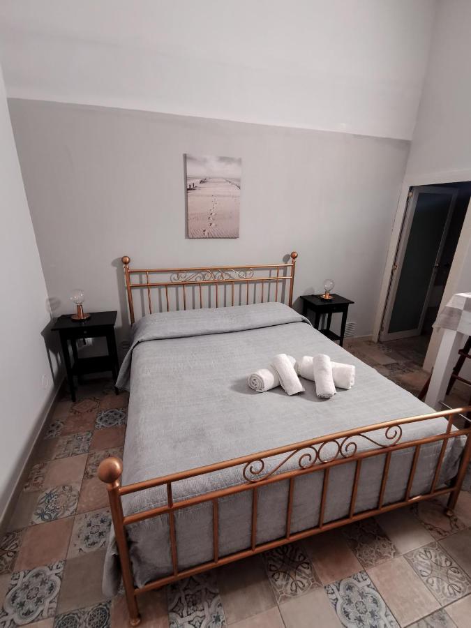 Whiteflower Apartments Бари Экстерьер фото