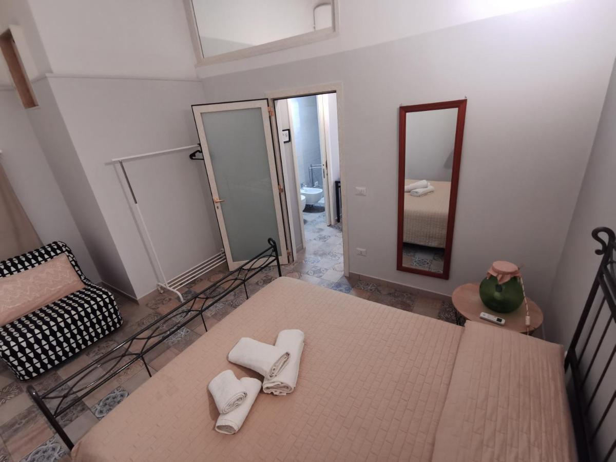 Whiteflower Apartments Бари Экстерьер фото