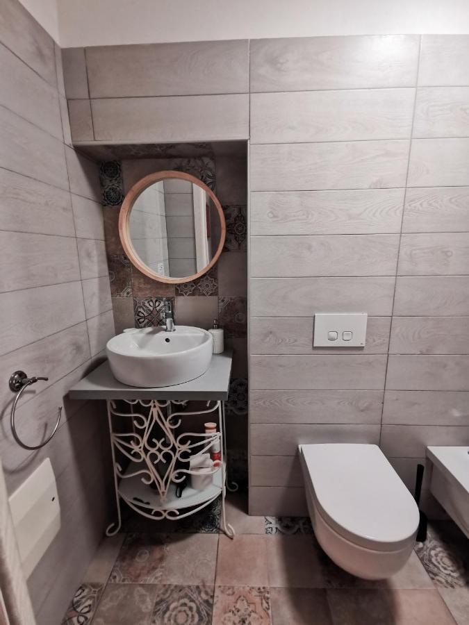 Whiteflower Apartments Бари Экстерьер фото