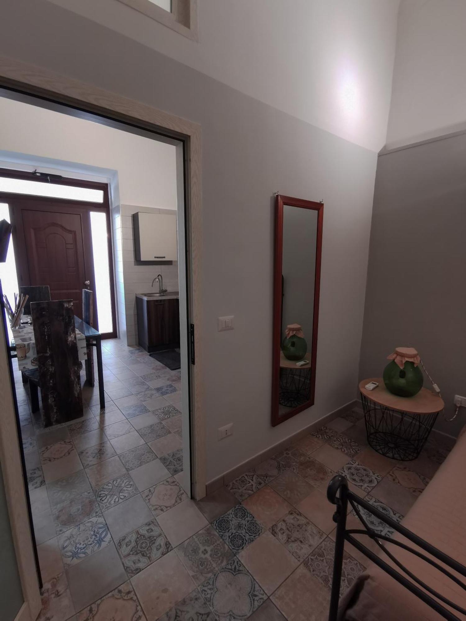 Whiteflower Apartments Бари Номер фото