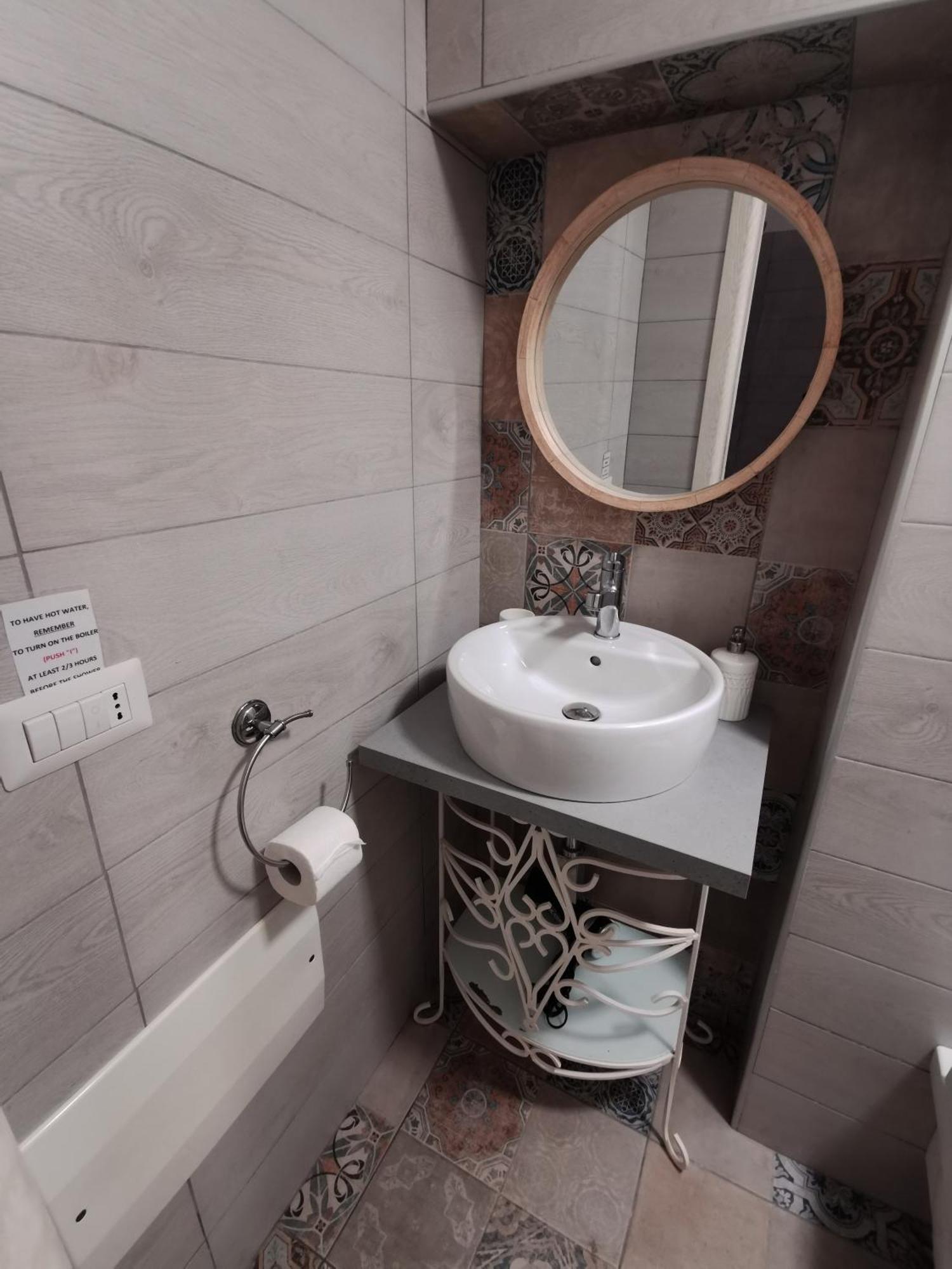 Whiteflower Apartments Бари Номер фото