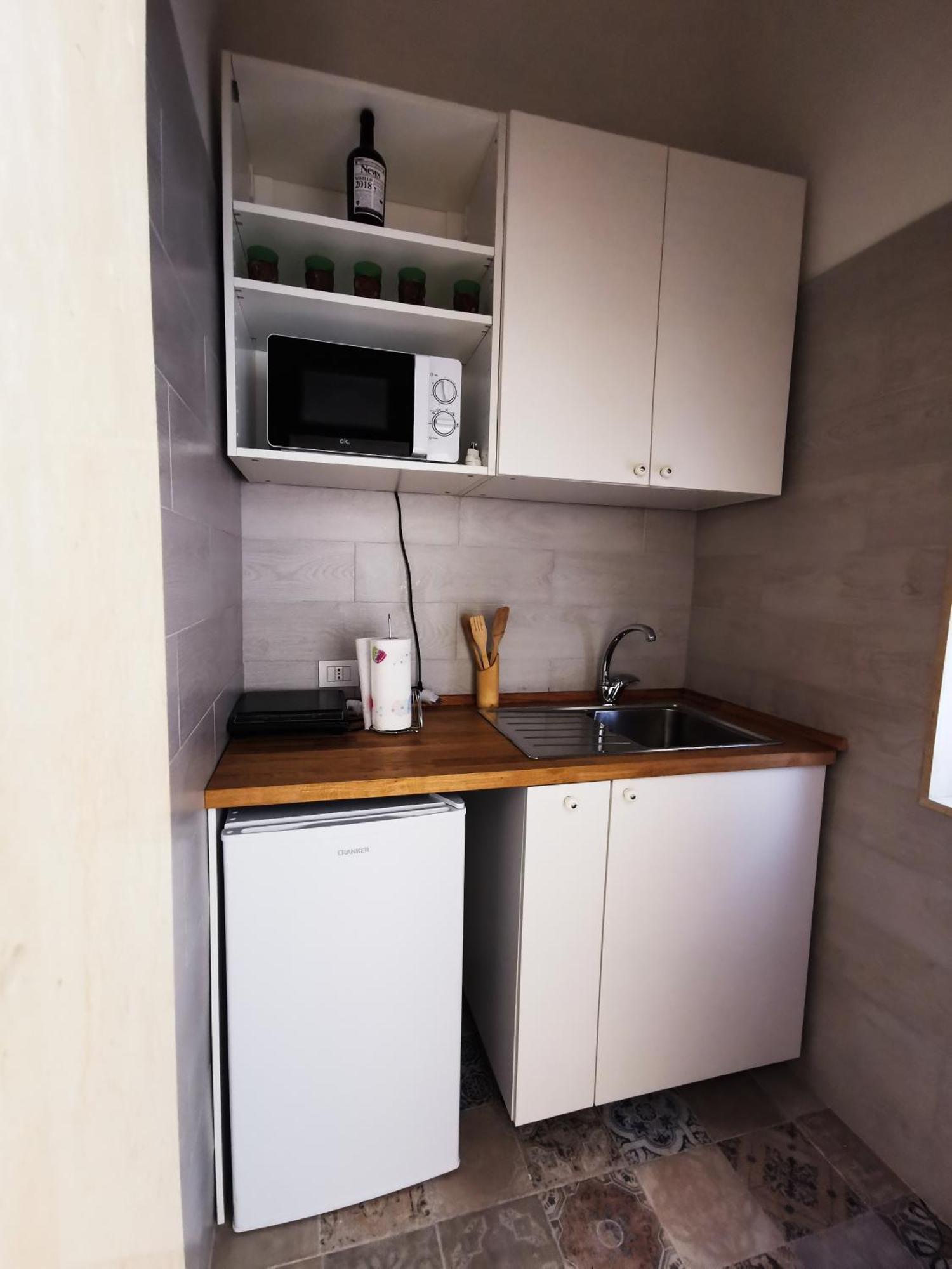 Whiteflower Apartments Бари Номер фото